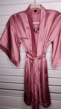 Загрузить изображение в средство просмотра галереи, Persona ROBES
